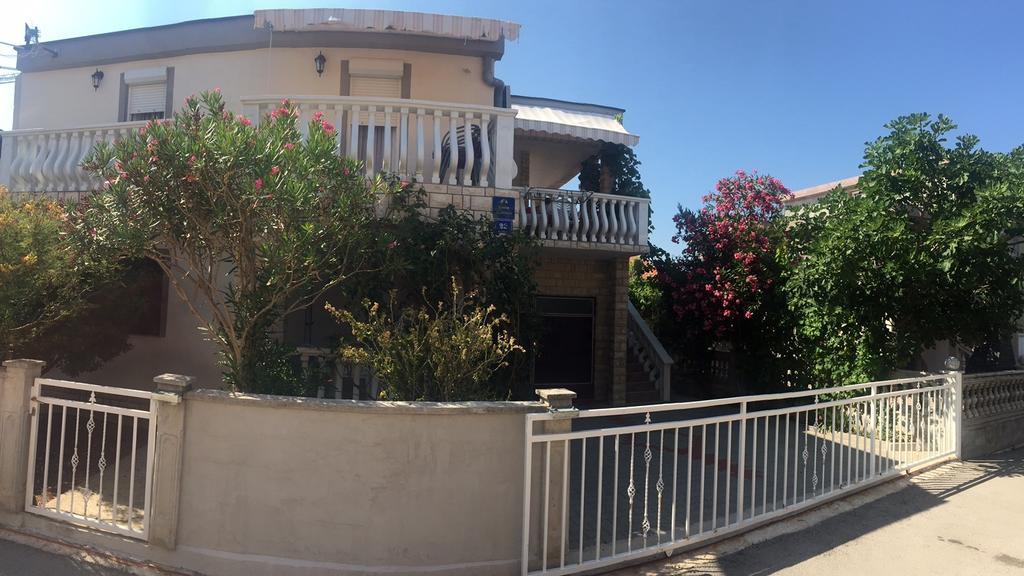 Apartment Krmpotic Vir Exterior photo